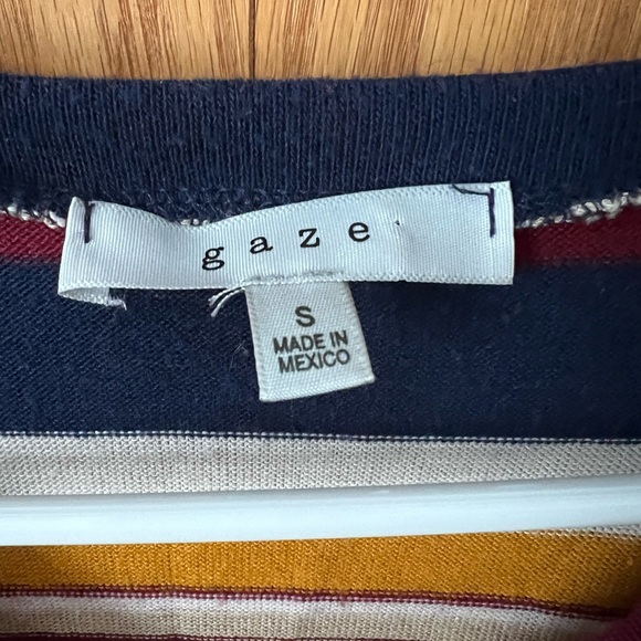 Gaze Cropped Sweater - Picture 3 of 3